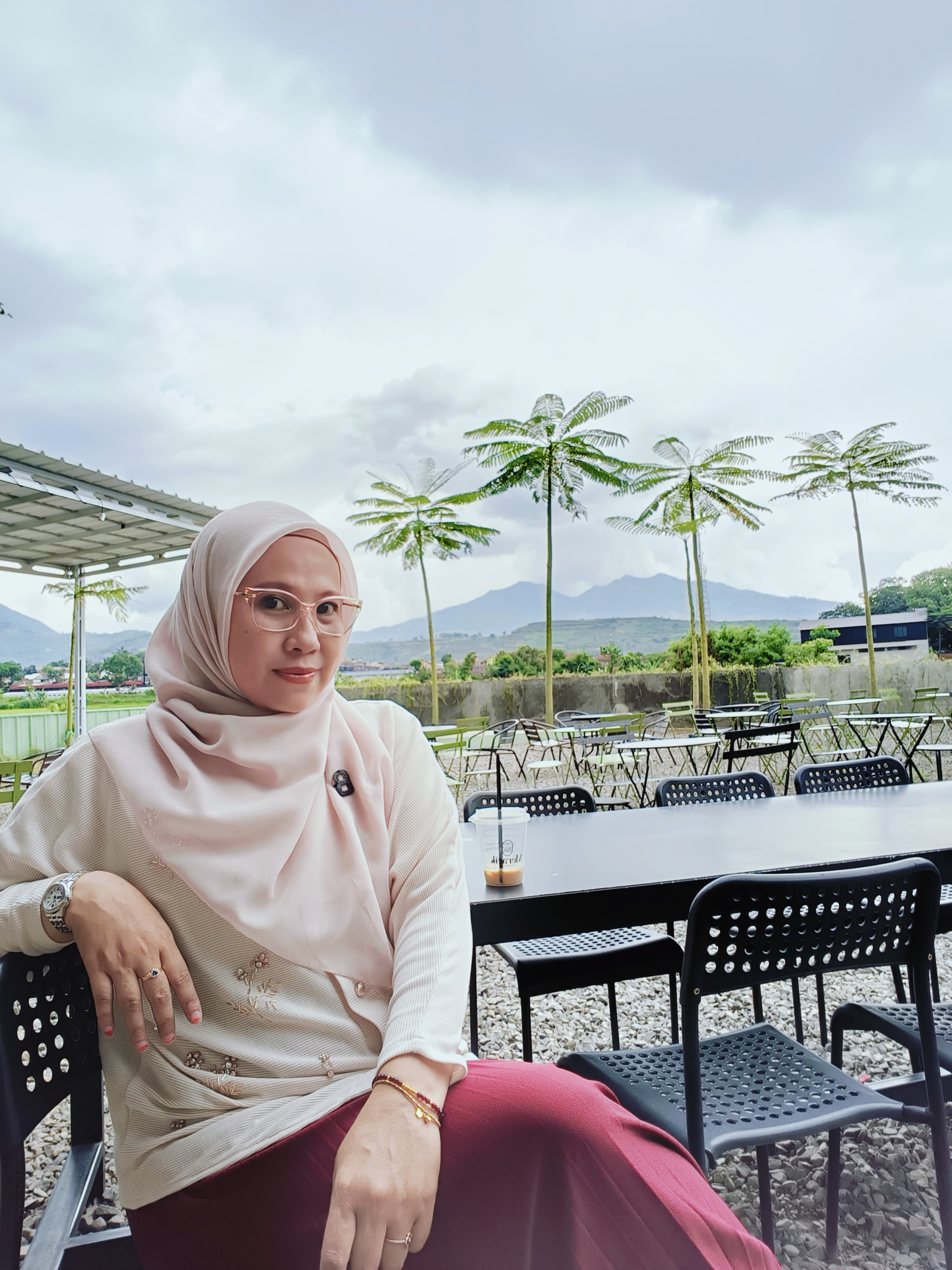 DINI HAJAR MARPUAH, S.S